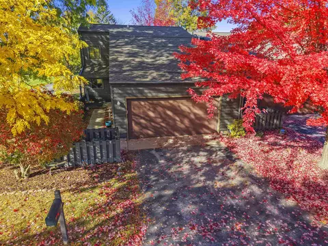 65 Webster Heights Dr, Green Bay, WI 54301