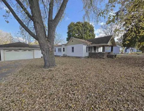 126 E North St, Plainfield, WI 54966