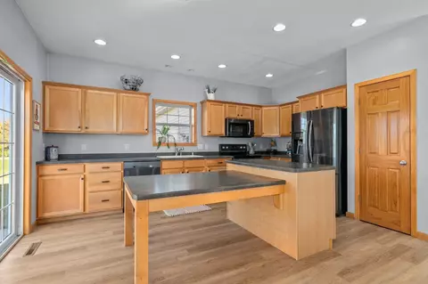 Kitchen - 4124 E Glory Ln, Appleton, WI 54913 photo 2 of 6