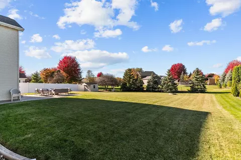 Exterior - 4124 E Glory Ln, Appleton, WI 54913 photo 6 of 8