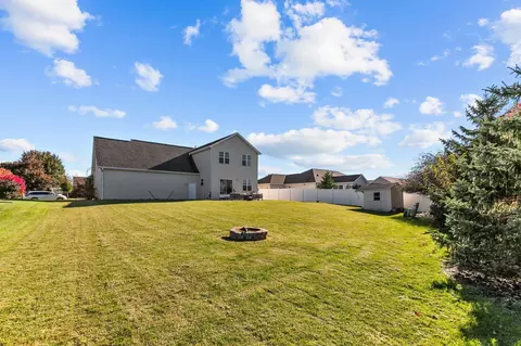Exterior - 4124 E Glory Ln, Appleton, WI 54913 photo 7 of 8