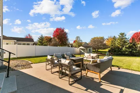 Exterior - 4124 E Glory Ln, Appleton, WI 54913 photo 5 of 8