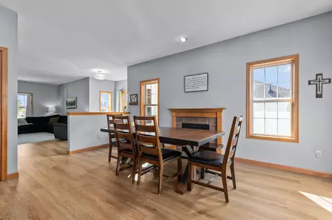 Dining - 4124 E Glory Ln, Appleton, WI 54913 photo 2 of 3