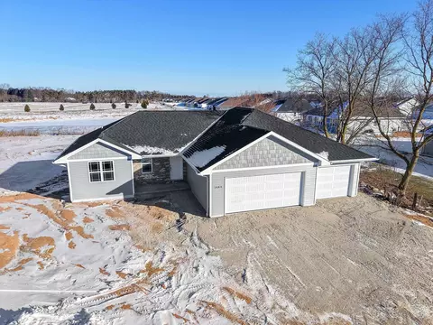 1684 Betty Jean Ln, Green Bay, WI 54313