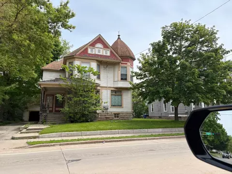 650 Jackson St, Oshkosh, WI 54901