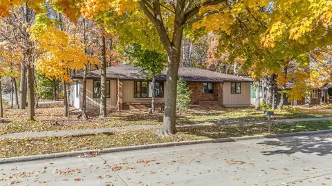Exterior - 2635 S Harmon St, Appleton, WI 54915 photo 2 of 10