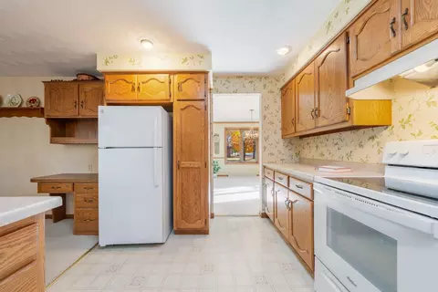 Kitchen - 2635 S Harmon St, Appleton, WI 54915 photo 4 of 4