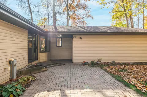 Exterior - 2635 S Harmon St, Appleton, WI 54915 photo 6 of 10