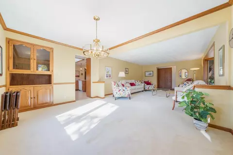Living - 2635 S Harmon St, Appleton, WI 54915 photo 3 of 5