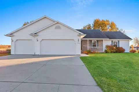 552 Songbird Ave, Wrightstown, WI 54180