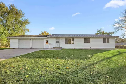 201 Church St, Fairwater, WI 53931