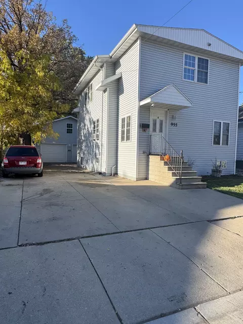 955 Denis Pl, Green Bay, WI 54303