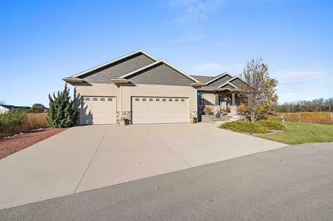 1433 Freedom Ct, Neenah, WI 54956