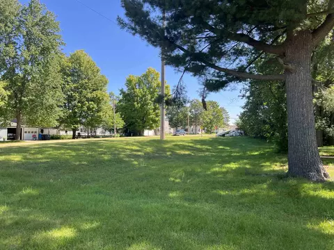 lafayette street, Shawano, WI 54166