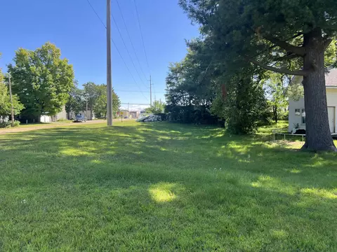 lafayette street, Shawano, WI 54166