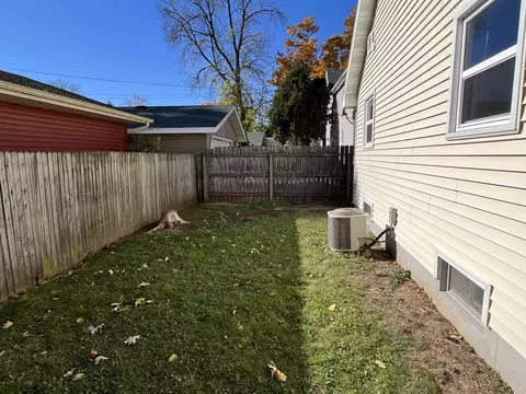 Exterior - 227 E Winnebago St, Appleton, WI 54911 photo 2 of 2