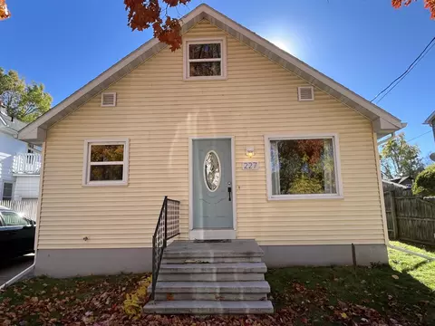 227 E Winnebago St, Appleton, WI 54911