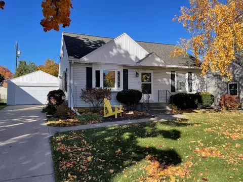 2252 Center St, Green Bay, WI 54304