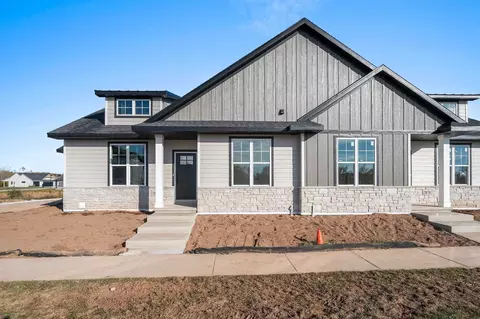 2882 Howard Cmns, Howard, WI 54313