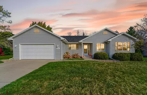 1900 White Wolf Ln, Kaukauna, WI 54130