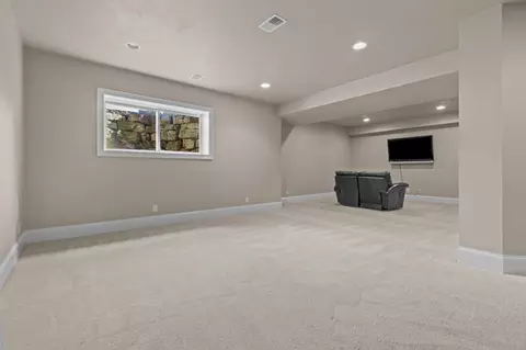 Living - 4847 Canvasback Cir, Appleton, WI 54913 photo 1 of 4