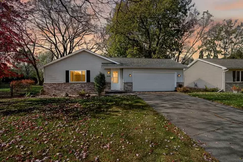 2919 S Moon Beam Ct, Appleton, WI 54915