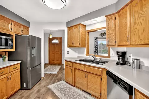 2919 S Moon Beam Ct, Appleton, WI 54915 photo 9
