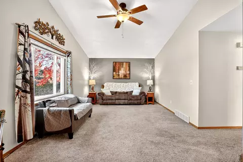 2919 S Moon Beam Ct, Appleton, WI 54915 photo 7
