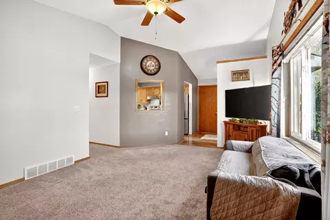 2919 S Moon Beam Ct, Appleton, WI 54915 photo 5