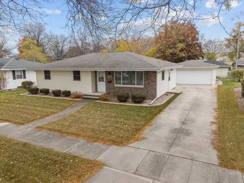 223 Paul Dr, Kimberly, WI 54136