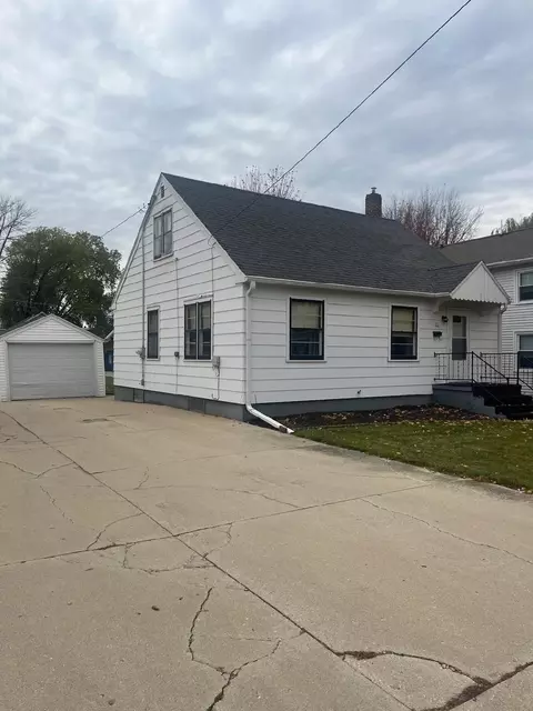 219 Cleveland St, Brillion, WI 54110