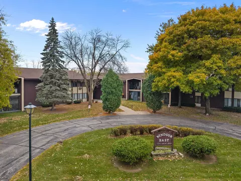 1699 Alcan Dr #209, Menasha, WI 54952