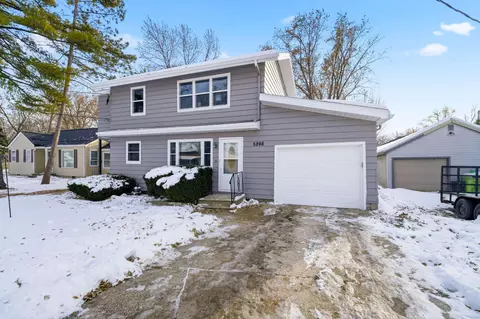 w5266 Bechaud Beach Drive, Fond Du Lac, WI 54935