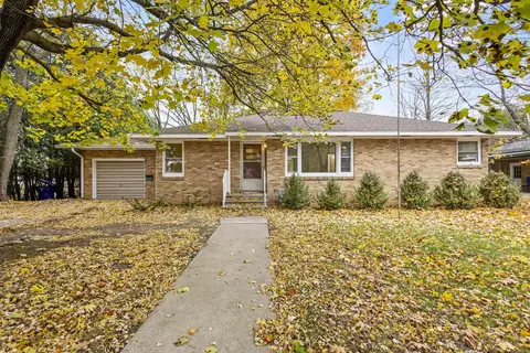 127 N Lake St, Peshtigo, WI 54157