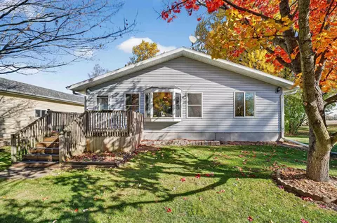 7825 Boom Bay Heights Rd, Larsen, WI 54947