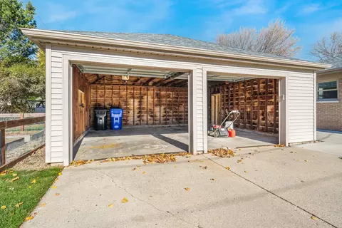 Exterior - 2016 E College Ave, Appleton, WI 54915 photo 3 of 6