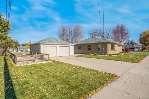 Exterior - 2016 E College Ave, Appleton, WI 54915 photo 6 of 6