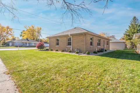 Exterior - 2016 E College Ave, Appleton, WI 54915 photo 5 of 6