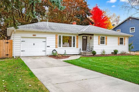 387 Lopas St, Menasha, WI 54952