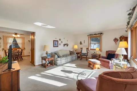 Living - w3488 Center Valley Road, Appleton, WI 54913 photo 1 of 3
