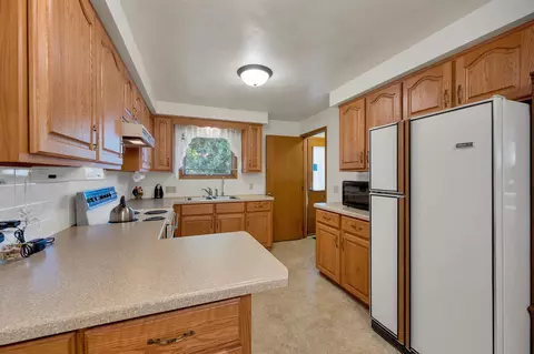 Kitchen - w3488 Center Valley Road, Appleton, WI 54913 photo 1 of 7
