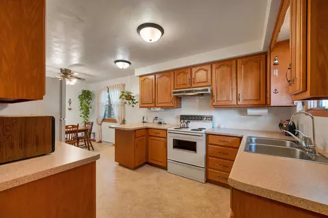 Kitchen - w3488 Center Valley Road, Appleton, WI 54913 photo 4 of 7