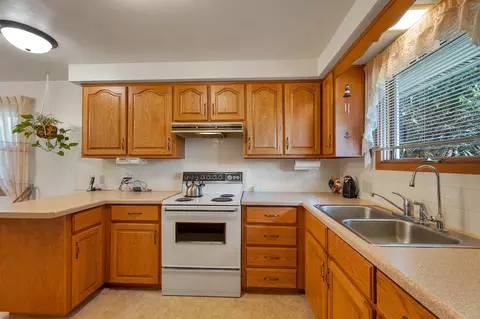 Kitchen - w3488 Center Valley Road, Appleton, WI 54913 photo 5 of 7