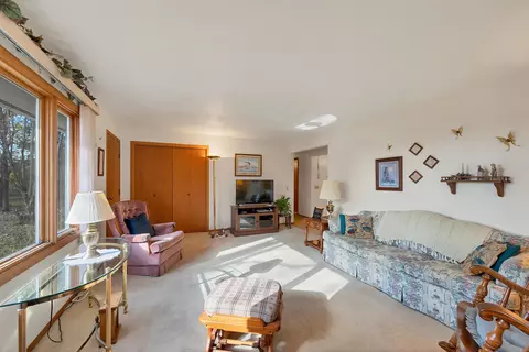 Living - w3488 Center Valley Road, Appleton, WI 54913 photo 2 of 3