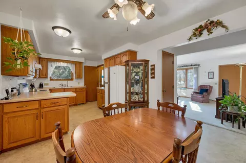 Dining - w3488 Center Valley Road, Appleton, WI 54913 photo 1 of 3