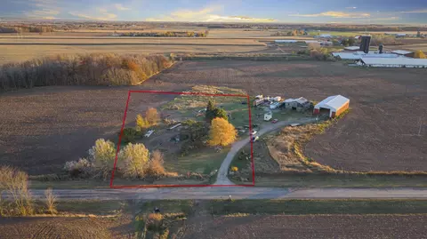 1320 Geneva Rd, Hobart, WI 54115