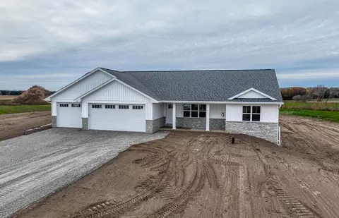 3752 Evelyn Rose Ln, Suamico, WI 54313