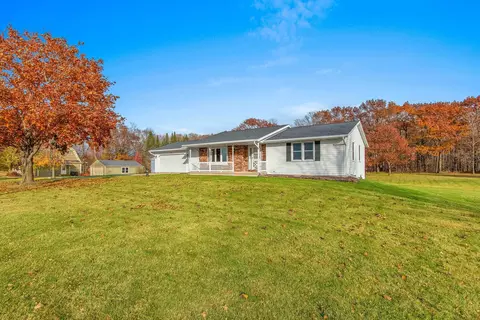 230 County Line Rd, De Pere, WI 54115