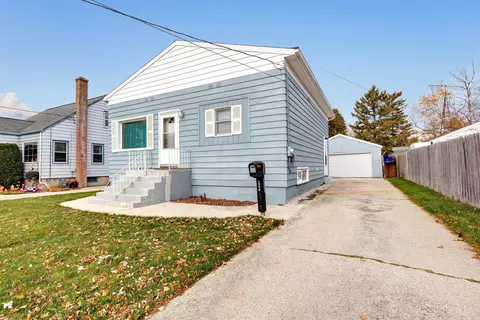 1026 27th St, Two Rivers, WI 54241
