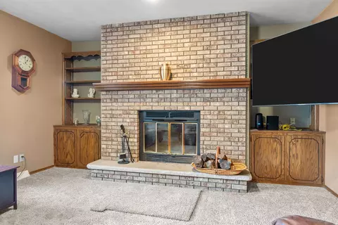 Living - 1022 E Capitol Dr, Appleton, WI 54911 photo 3 of 6